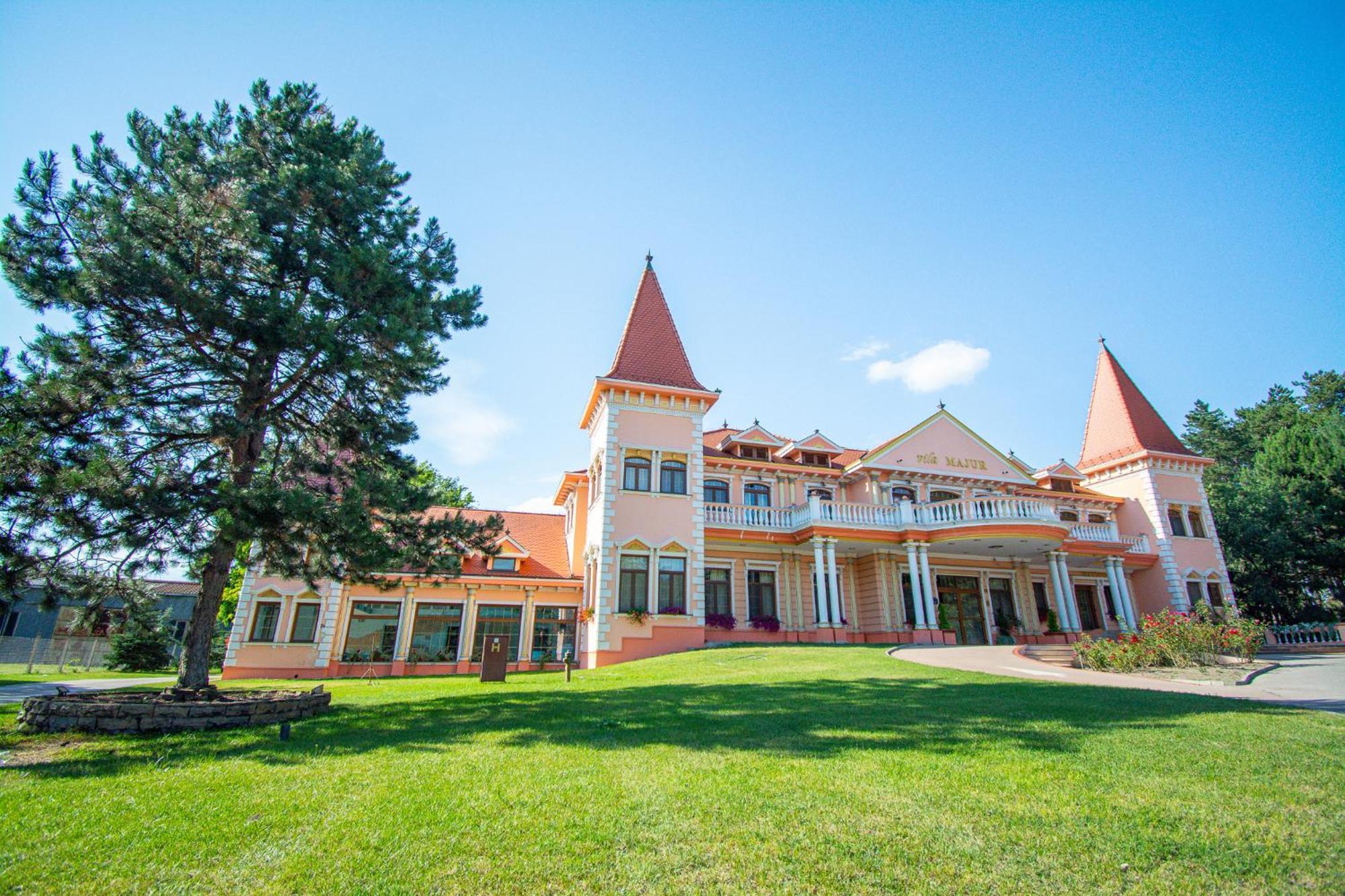 Hotel Villa Majur 수보티차 외부 사진