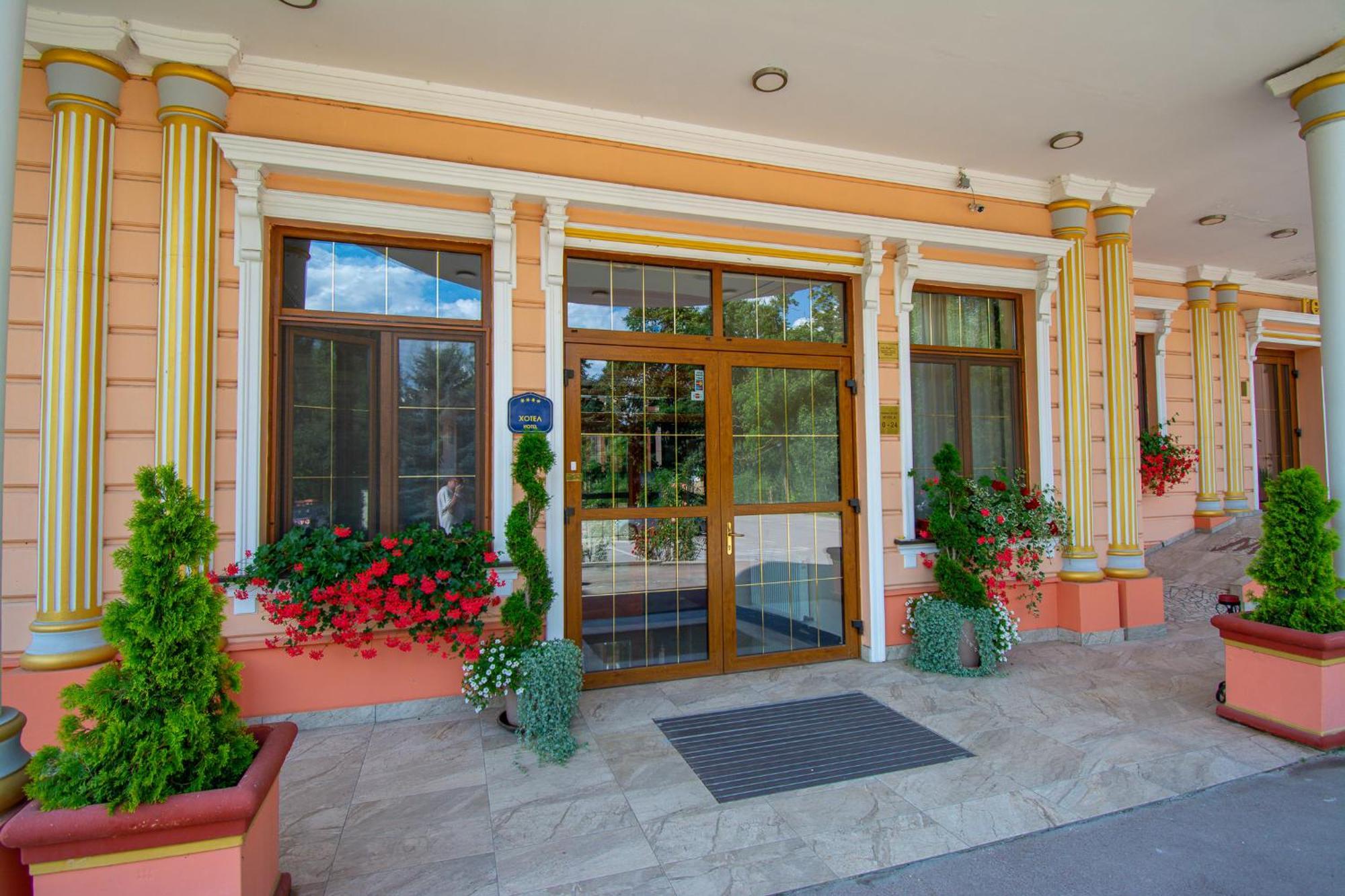 Hotel Villa Majur 수보티차 외부 사진