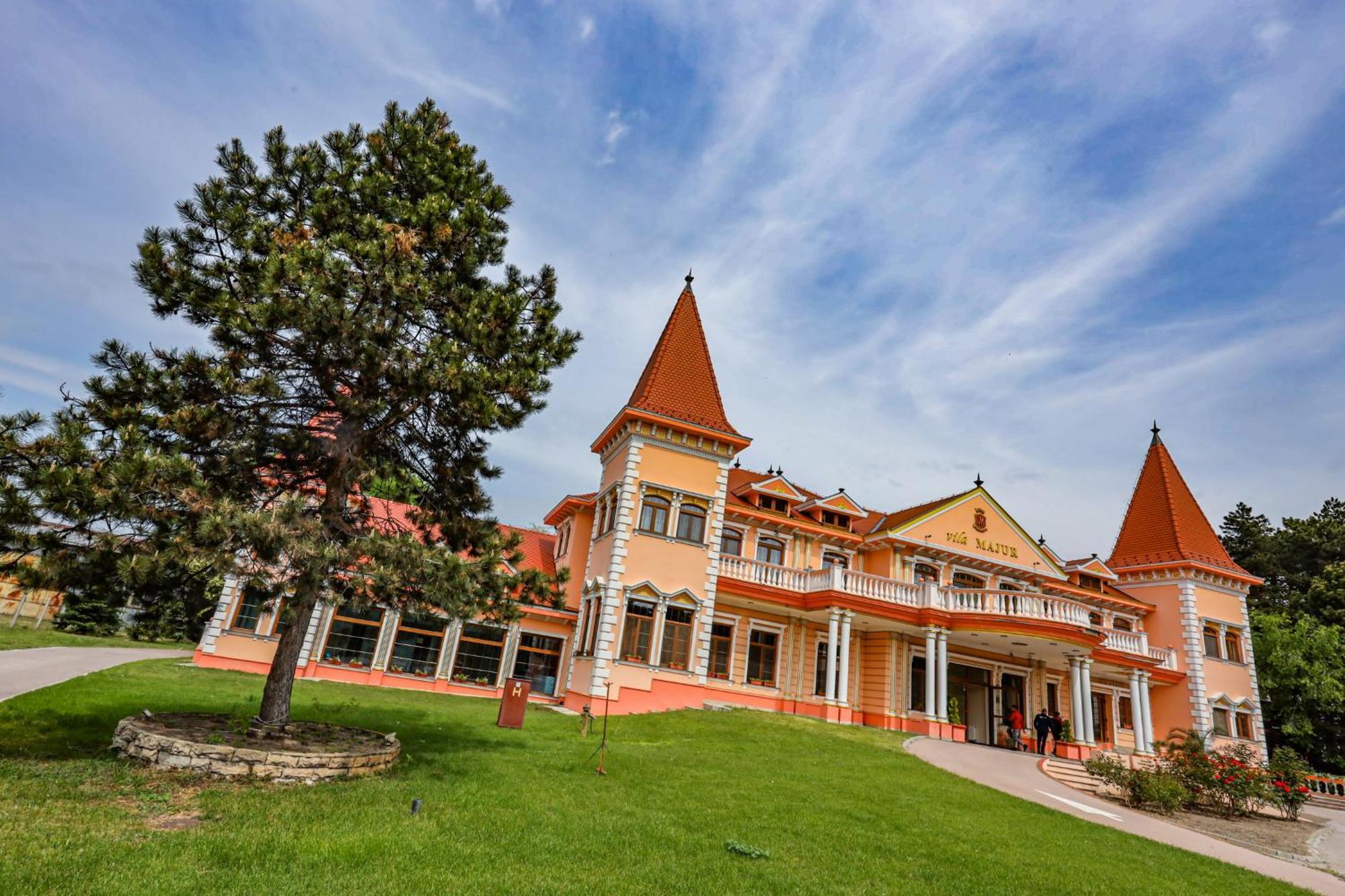 Hotel Villa Majur 수보티차 외부 사진