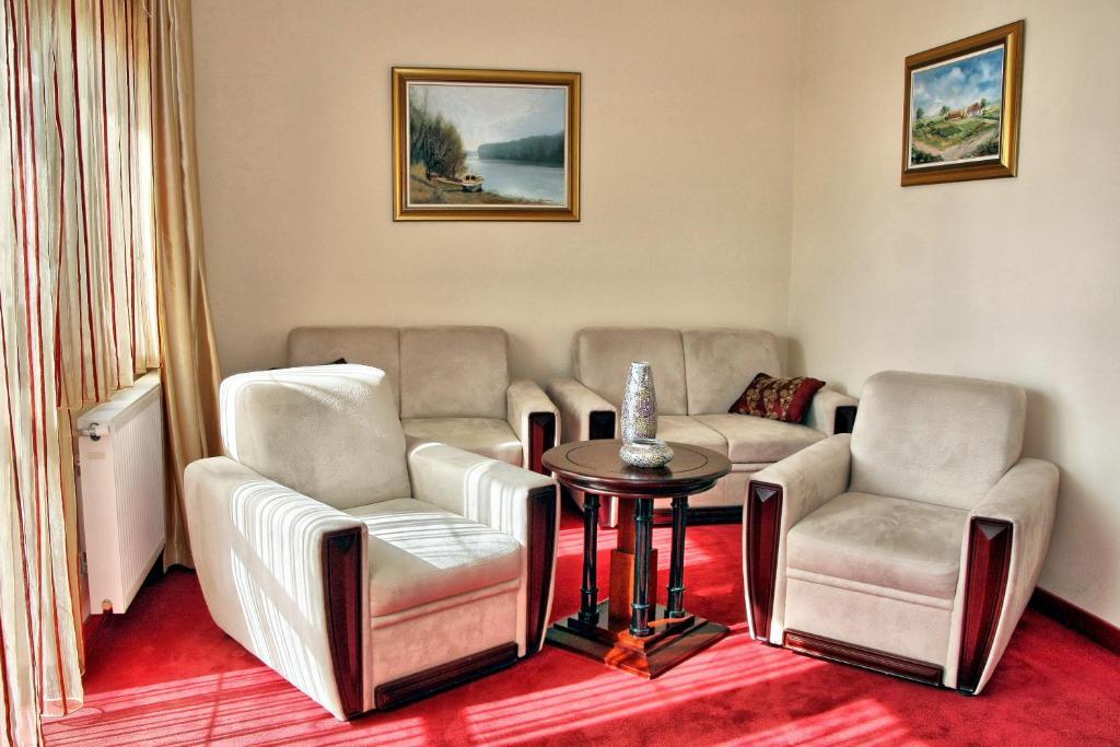 Hotel Villa Majur 수보티차 외부 사진
